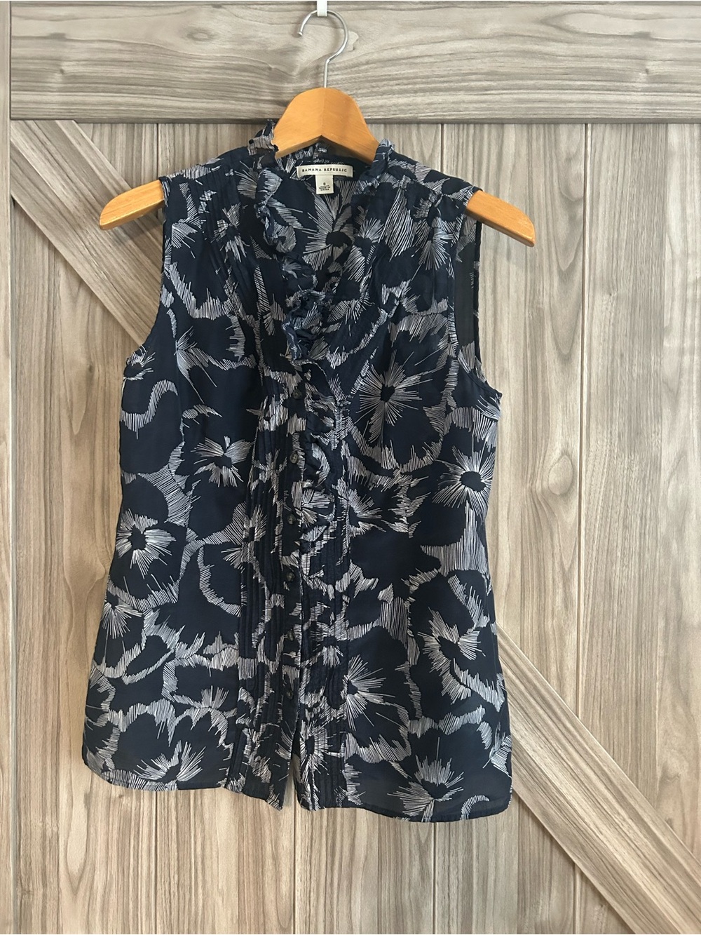 Banana Republic Silk-Cotton Navy Abstract Floral Ruffle Sleeveless Blouse-size 8